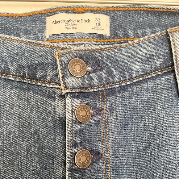 Abercrombie & Fitch The Mom High Rise Button Fly Jeans - Picture 7 of 8